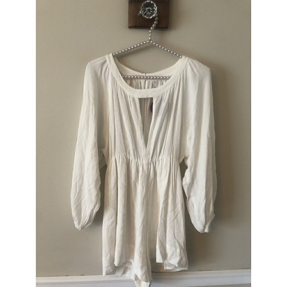 NWT Valija Womens Size XS Off White Gauzy Romper Jumpsuit 3/4 Sleeve